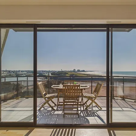 Vue A 350m De La Pour 4 Apartment