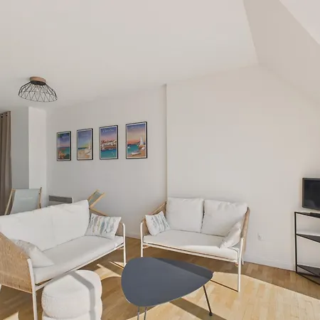 Apartment Vue A 350m De La Pour 4 *